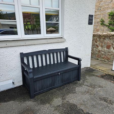 1 Golf Mews Apartment Ballater Exterior photo